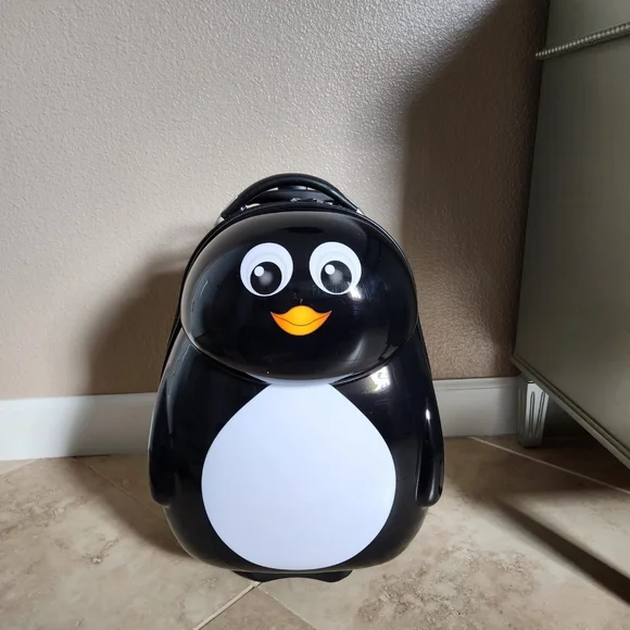 NWT Kiddietotes Penguin Luggage Set